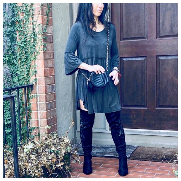 Black vegan quilted crossbody bag - Picture 2 of 3